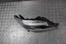 Load image into Gallery viewer, Frontscheinwerfer Toyota Sienna LED Ein Stück (Rechts oder Links) Headlight SCH2040065591dp