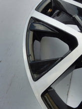 Laden Sie das Bild in den Galerie-Viewer, 1x Alufelge 17 Zoll 6.0&quot; 5x112 50ET Glanz Grau 2K5601025 Mg Caddy Rim Wheel