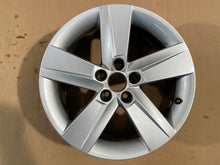 Laden Sie das Bild in den Galerie-Viewer, 1x Alufelge 16 Zoll 7.0" 5x100 46ET 6V0601025 Skoda Fabia Iii Rim Wheel FEL3221833929le