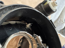 Laden Sie das Bild in den Galerie-Viewer, Frontscheinwerfer VW Up 1S1941015AA Links Scheinwerfer Headlight