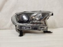 Laden Sie das Bild in den Galerie-Viewer, Frontscheinwerfer Ford Ranger Xenon Rechts Scheinwerfer Headlight SCH1213695352lc