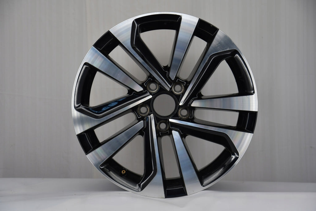 1x Alufelge 17 Zoll 7.0" 5x112 40ET Glanz 5NA601025AC VW Rim Wheel FEL5374496903wq