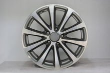 Laden Sie das Bild in den Galerie-Viewer, 1x Alufelge 17 Zoll 7.5&quot; 5x112 40ET Glanz Silber A2134011300 Mercedes-Benz Mg