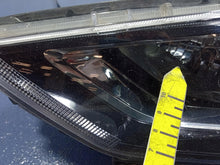 Laden Sie das Bild in den Galerie-Viewer, Frontscheinwerfer Hyundai I30 III G4921-64010 Ein Stück (Rechts oder Links) SCH5163263947vp