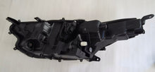 Laden Sie das Bild in den Galerie-Viewer, Frontscheinwerfer Toyota Yaris Full LED Rechts Scheinwerfer Headlight SCH5128123993um