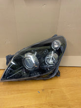 Laden Sie das Bild in den Galerie-Viewer, Frontscheinwerfer Opel Astra Xenon Links Scheinwerfer Headlight SCH1079336370qp