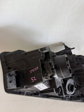 Laden Sie das Bild in den Galerie-Viewer, Frontscheinwerfer Opel Vivaro B Trafic III 260605173R Links Headlight SCH9193236679tb