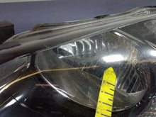 Laden Sie das Bild in den Galerie-Viewer, Frontscheinwerfer Mazda II Dj DB5J-51040 Links Scheinwerfer Headlight