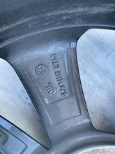Laden Sie das Bild in den Galerie-Viewer, 1x Alufelge 16 Zoll 6.0&quot; 4x100 43ET Glanz Silber 1ST601025 Skoda Citigo