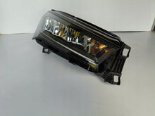Laden Sie das Bild in den Galerie-Viewer, Frontscheinwerfer Skoda Enyaq 5LB941016 Full LED Rechts Scheinwerfer Headlight SCH2926293702fs