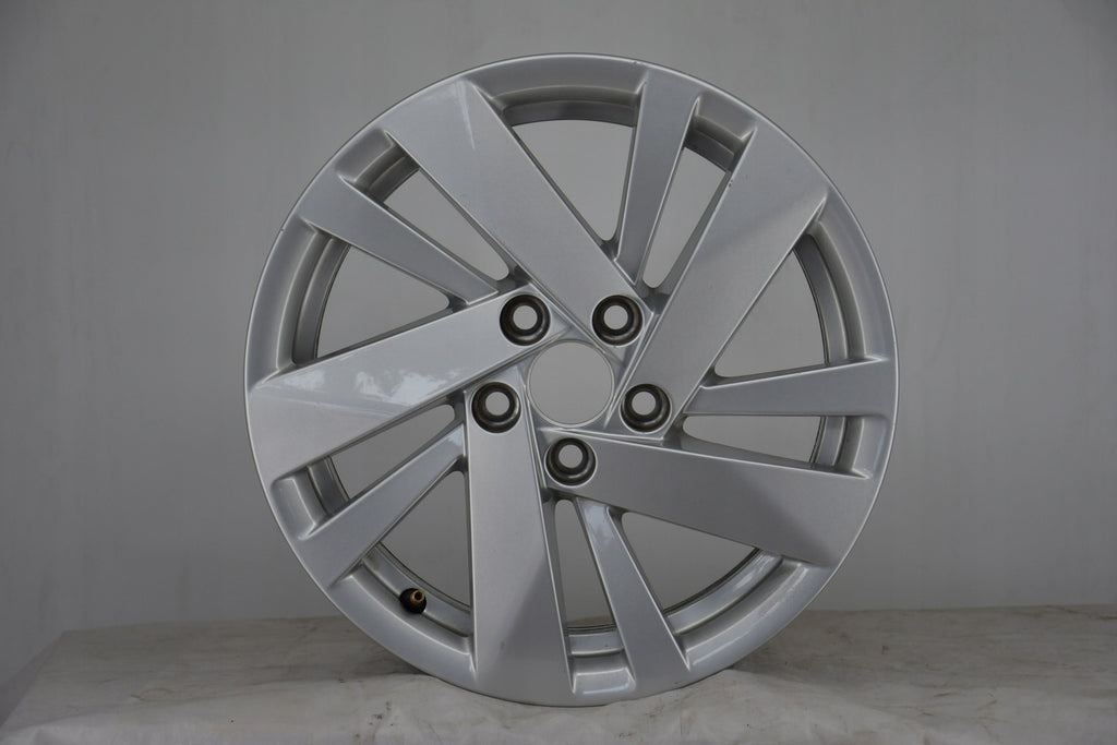 1x Alufelge 15 Zoll 5.5" 5x100 40ET 2G0601025BB VW Polo Rim Wheel