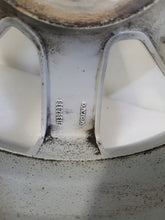 Laden Sie das Bild in den Galerie-Viewer, 1x Alufelge 17 Zoll 8.0&quot; 5x108 31362838 Volvo Rim Wheel