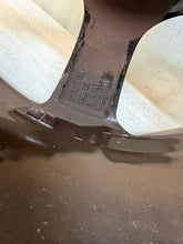 Laden Sie das Bild in den Galerie-Viewer, 1x Alufelge 17 Zoll 7.0" 4x108 38ET Glanz Schwarz 39182183 Opel Corsa F FEL2363241089sg