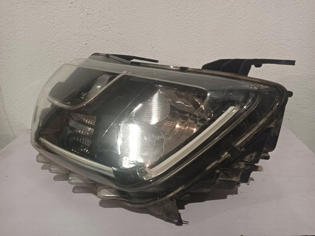 Frontscheinwerfer Dacia Duster 260609367R Links Scheinwerfer Headlight
