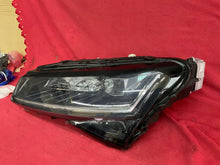Laden Sie das Bild in den Galerie-Viewer, Frontscheinwerfer Skoda Superb III 3V1941015D LED Links Scheinwerfer Headlight