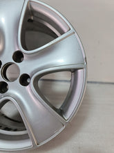 Laden Sie das Bild in den Galerie-Viewer, 1x Alufelge 16 Zoll 6.5&quot; 4x100 44ET Glanz Silber 403006502 Renault Clio Iv