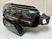Laden Sie das Bild in den Galerie-Viewer, Frontscheinwerfer Skoda Karoq 57B941010 Full LED Rechts Scheinwerfer Headlight SCH3381431026il