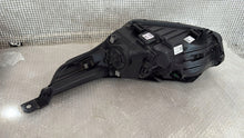 Load image into Gallery viewer, Frontscheinwerfer Kia Ceed J7921-11020 LED Rechts Scheinwerfer Headlight