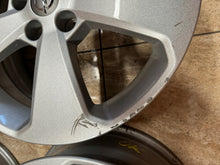 Laden Sie das Bild in den Galerie-Viewer, 4x Alufelge 17 Zoll 7.0" 5x105 38ET Glanz Silber Opel Mokka Rim Wheel FEL9428618164xz