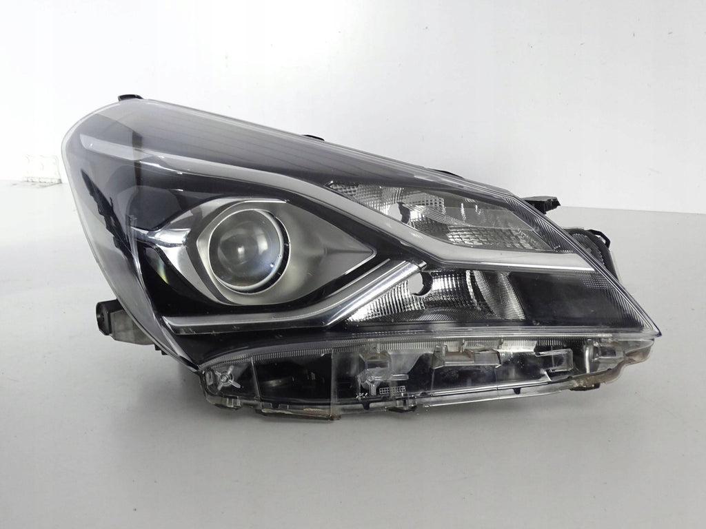 Frontscheinwerfer Toyota Yaris PJT14879 Rechts Scheinwerfer Headlight SCH6490704177kc