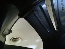 Laden Sie das Bild in den Galerie-Viewer, 1x Alufelge 17 Zoll 7.0&quot; 5x108 44ET 9677989977 Peugeot Rim Wheel
