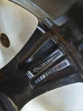 Laden Sie das Bild in den Galerie-Viewer, 1x Alufelge 17 Zoll 7.5" 5x112 40ET Glanz Silber A2134011200 Mercedes-Benz W213 FEL7301842724ie