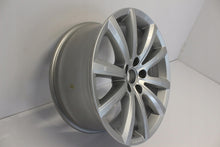 Load image into Gallery viewer, 1x Alufelge 18 Zoll 8.0" 5x130 25ET Glanz Silber 760071498 VW Touareg Rim Wheel FEL8497922776dd