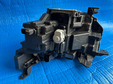 Laden Sie das Bild in den Galerie-Viewer, Frontscheinwerfer VW Amarok N1XB13E016DE Rechts Scheinwerfer Headlight SCH3343166295tg