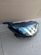 Laden Sie das Bild in den Galerie-Viewer, Frontscheinwerfer Peugeot 2008 208 II 9841641980 Full LED Rechts Headlight