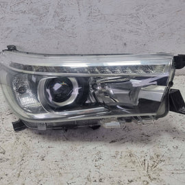 Frontscheinwerfer Toyota Hilux VIII Rechts Scheinwerfer Headlight SCH9311915853va