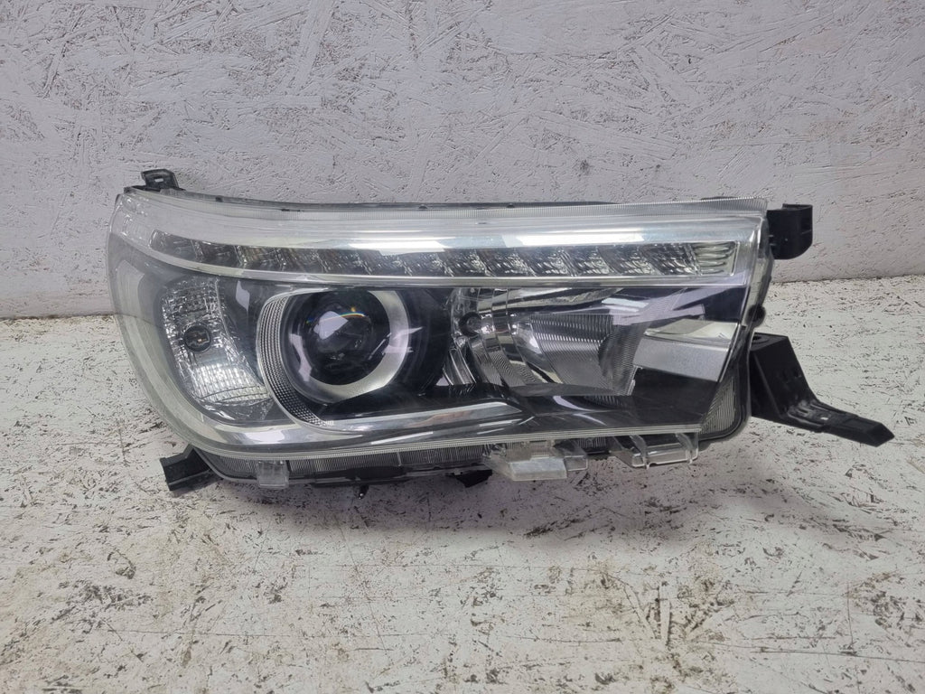 Frontscheinwerfer Toyota Hilux VIII Rechts Scheinwerfer Headlight SCH9311915853va