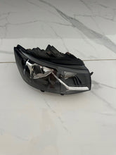 Laden Sie das Bild in den Galerie-Viewer, Frontscheinwerfer VW Transporter 90073565 7E1941016AC Rechts Headlight SCH7376630959up