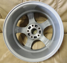 Laden Sie das Bild in den Galerie-Viewer, 4x Alufelge 16 Zoll 7.0" 5x112 35ET Glanz Silber 46994 Rim Wheel FEL7023383506rx