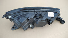 Load image into Gallery viewer, Frontscheinwerfer Skoda Fabia III 6V1941015D Links Scheinwerfer Headlight