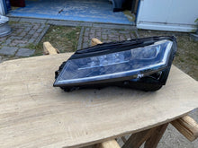 Laden Sie das Bild in den Galerie-Viewer, Frontscheinwerfer Skoda Superb III 3V1941015E LED Ein Stück (Rechts oder Links)