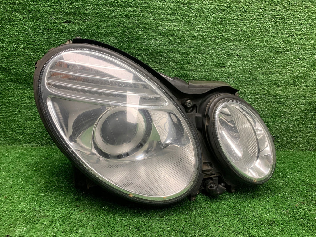Frontscheinwerfer Mercedes-Benz W211 Bi-Xenon Rechts Scheinwerfer Headlight SCH7586722810pe