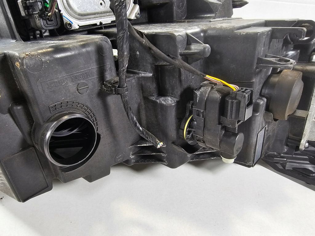 Frontscheinwerfer Renault Megane IV 260601197R 260104596R Ein Satz Headlight SCH6145630336km