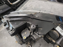 Laden Sie das Bild in den Galerie-Viewer, Frontscheinwerfer Skoda Scala 90176071 Links Scheinwerfer Headlight SCH8688832397rb