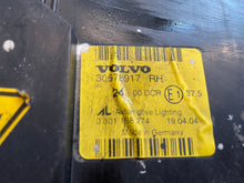 Load image into Gallery viewer, Frontscheinwerfer Volvo V50 30678917 Xenon Rechts Scheinwerfer Headlight SCH6706564334wu