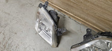 Laden Sie das Bild in den Galerie-Viewer, Frontscheinwerfer Opel Meriva A 93321055 Xenon Rechts Scheinwerfer Headlight SCH3044350206cz