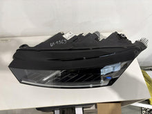 Laden Sie das Bild in den Galerie-Viewer, Frontscheinwerfer Skoda Octavia IV 5E4941015A LED Links Scheinwerfer Headlight SCH4104834846og