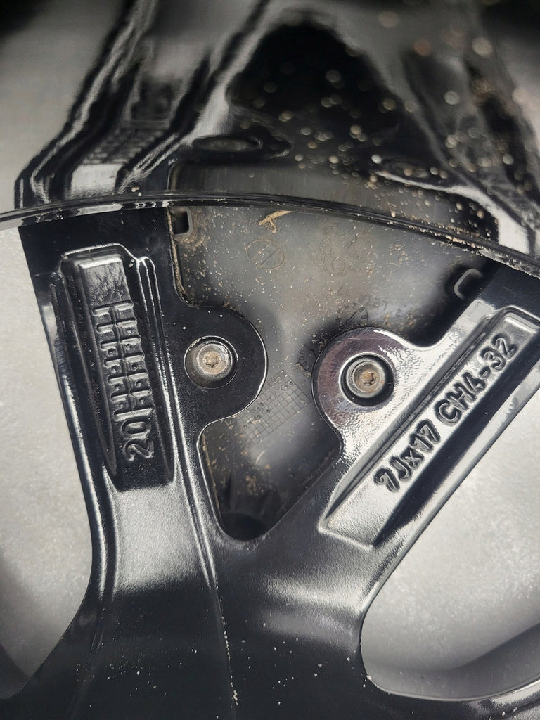 1x Alufelge 17 Zoll 7.0" 4x108 32ET 9825165080 Peugeot 208 Rim Wheel