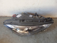 Laden Sie das Bild in den Galerie-Viewer, Frontscheinwerfer Mercedes-Benz Cla A1189062600 LED Rechts Headlight