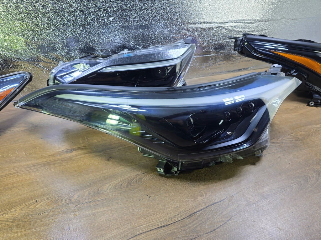 Frontscheinwerfer Toyota Chr 81110-YP281-00 Rechts Scheinwerfer Headlight SCH2058238753wp