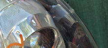 Laden Sie das Bild in den Galerie-Viewer, Frontscheinwerfer Toyota Avensis 81170-05390 Ein Stück (Rechts oder Links) SCH2315345733bc