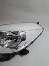 Load image into Gallery viewer, Frontscheinwerfer Toyota Yaris Links Scheinwerfer Headlight