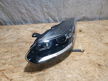 Laden Sie das Bild in den Galerie-Viewer, Frontscheinwerfer Renault Megane III 260609865R Links Scheinwerfer Headlight SCH7036101350eb
