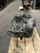 Load image into Gallery viewer, Motor BMW N47D20C 2.0 184PS 132TKm 2015 Diesel Engine Unkomplett