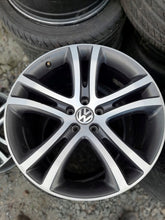Laden Sie das Bild in den Galerie-Viewer, 1x Alufelge 19 Zoll 9.0" 5x112 5N0071499 KBA46696 VW Tiguan Rim Wheel FEL6191686120gr