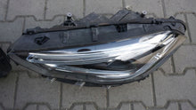 Laden Sie das Bild in den Galerie-Viewer, Frontscheinwerfer Mercedes-Benz Gla A2479064105 LED Ein Satz Headlight SCH7036501579gz